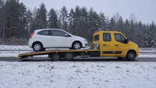 Holowanie auta w śniegu – Legionowo