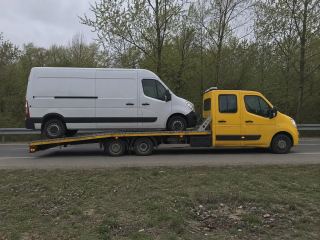 Transport busa dostawczego wiosną – Legionowo