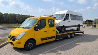 Transport busa osobowego na lawecie – Legionowo